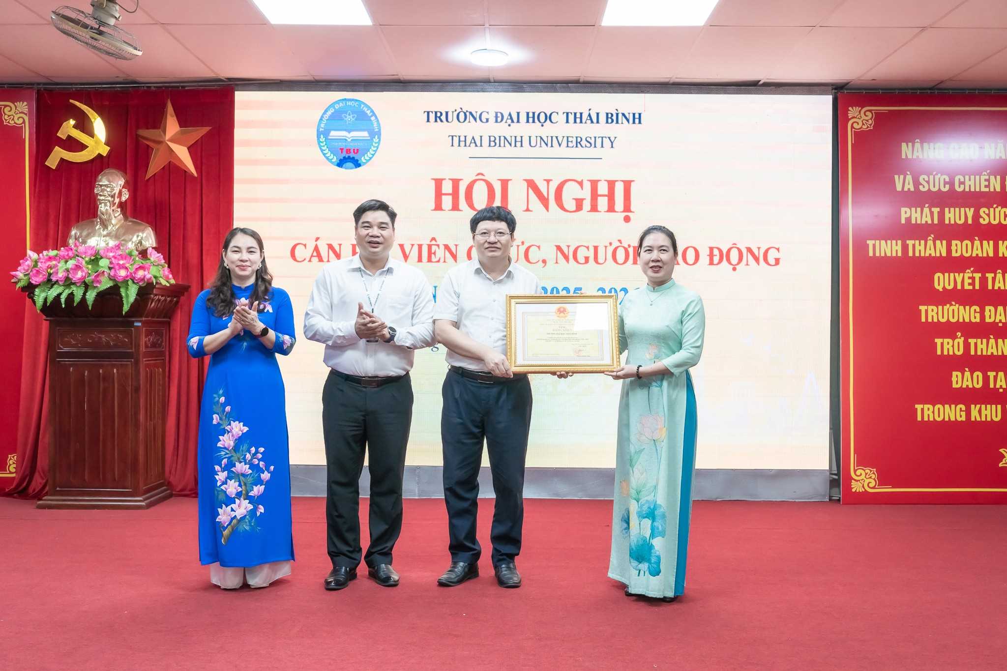 HỘI NGHỊ CÁN BỘ, VIÊN CHỨC VÀ NGƯỜI LAO ĐỘNG TRƯỜNG ĐẠI HỌC THÁI BÌNH NĂM HỌC 2025–2026
